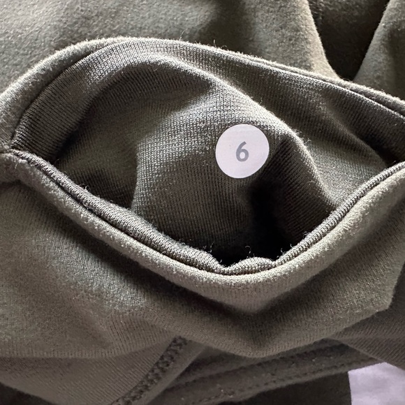 Lululemon Green leggings size 6 - Picture 4 of 4